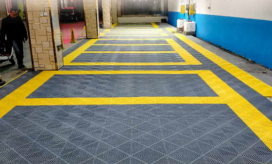 Grelha do chão da lavagem de automóveis PP 40*40*2cm Grid Board Floor Mat Grid Floor Multifunção