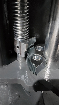 Tecto baixo 4.0T Dual cilindro elevador hidráulico de dois postes Design para espaço limitado