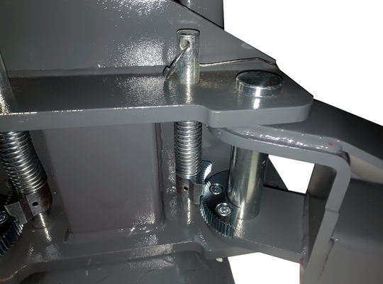 2.2kw Potência do motor 2 Post Car Lift Placa de piso Car Lift Equipamento de reparação de automóveis Lifter